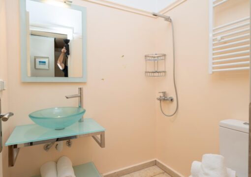 Paradise House (Apart 2)